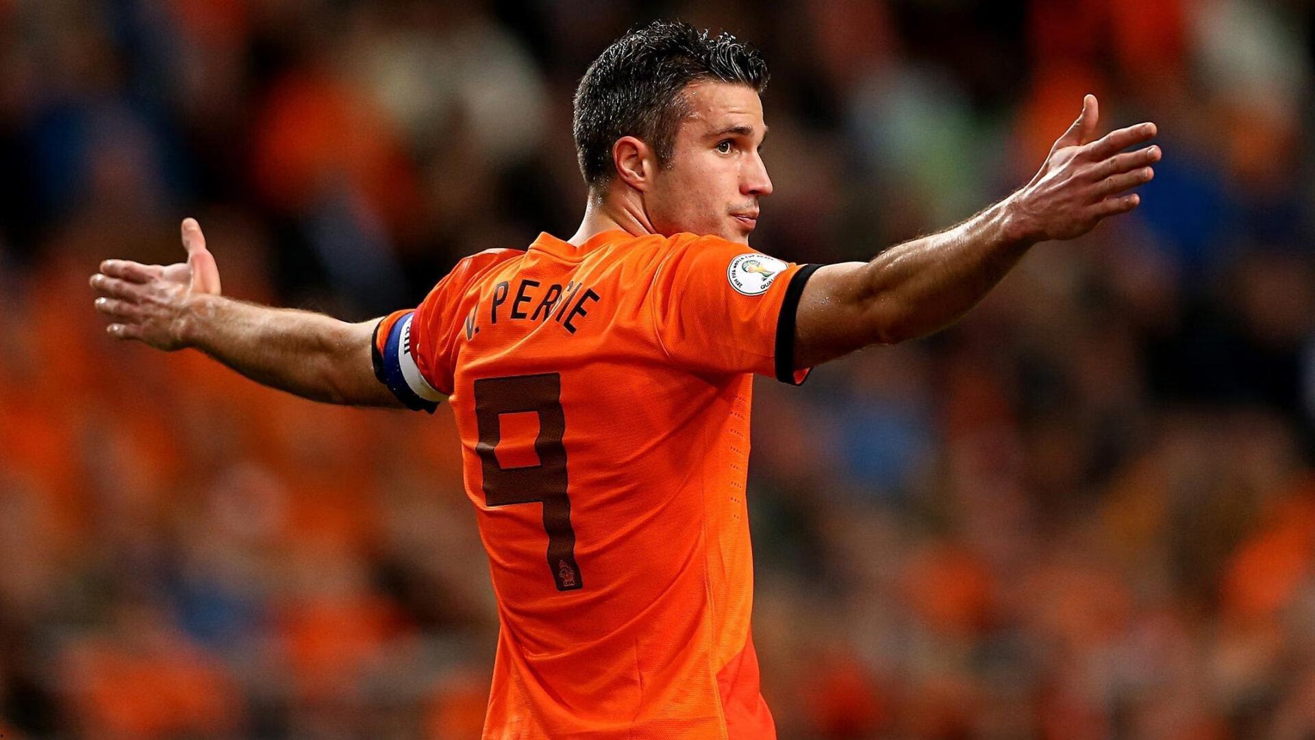 国际足球协会理事会拟议新规,VAR将可介入两黄变一红判罚,足球裁判体系或迎重大变革