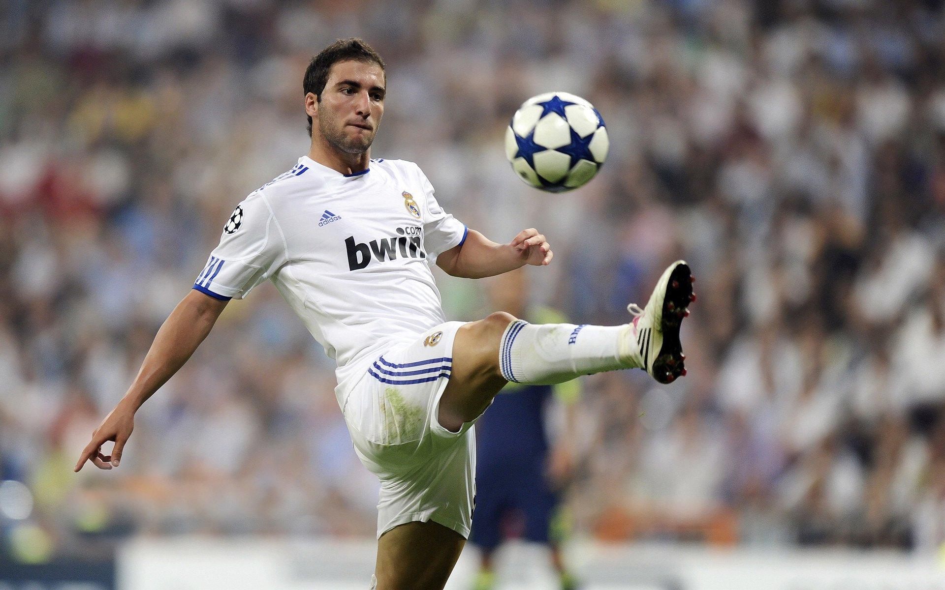 巴萨与马竞展开秘密谈判，阿尔瓦雷斯或成今夏转会市场关键棋子